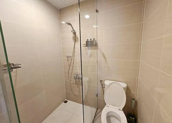 One Uptown Bgc Modern & Spacious, Great Location, 200mbps & Washer *