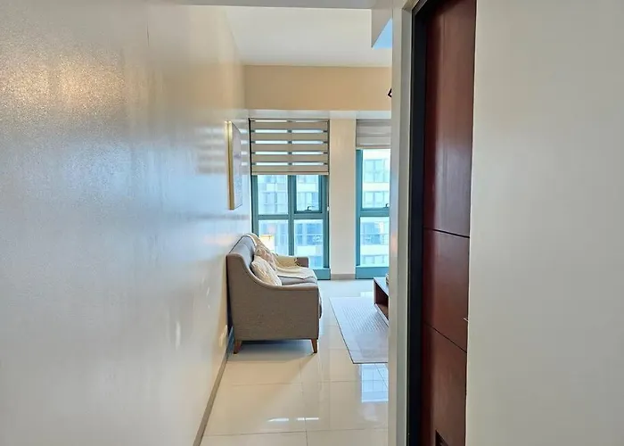 Apartment One Uptown Bgc Modern & Spacious, Great Location, 200mbps & Washer Manila