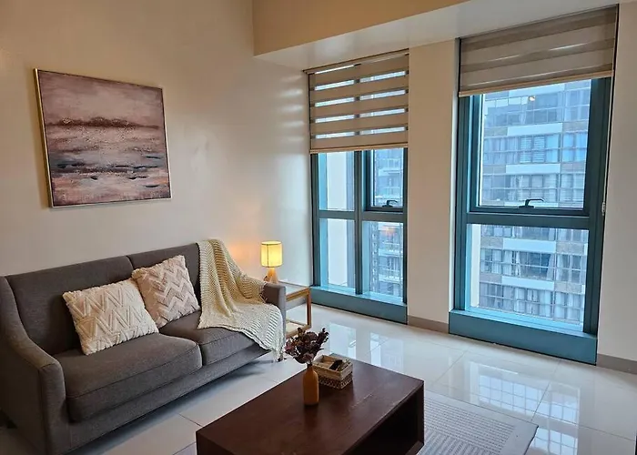 Apartment One Uptown Bgc Modern & Spacious, Great Location, 200mbps & Washer