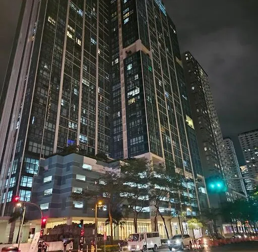 One Uptown Bgc Modern & Spacious, Great Location, 200mbps & Washer Apartment Manila