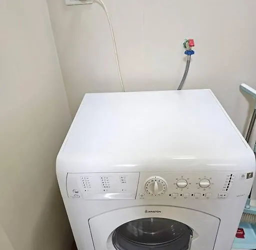Apartment One Uptown Bgc Modern & Spacious, Great Location, 200mbps & Washer Manila