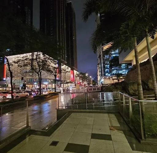 One Uptown Bgc Modern & Spacious, Great Location, 200mbps & Washer * Manila