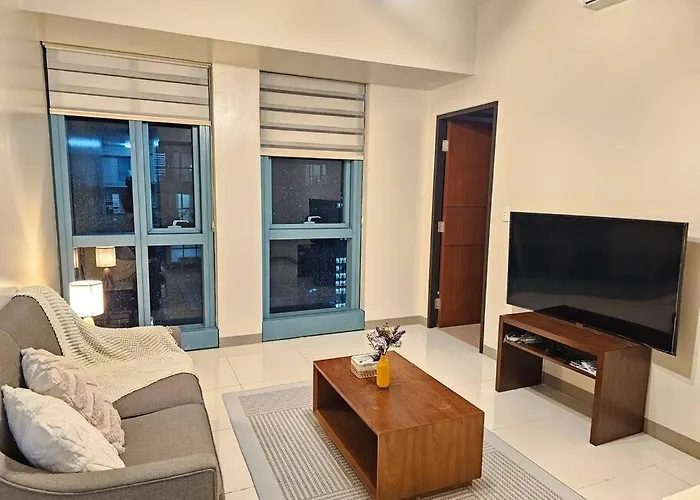 One Uptown Bgc Modern & Spacious, Great Location, 200mbps & Washer Manila