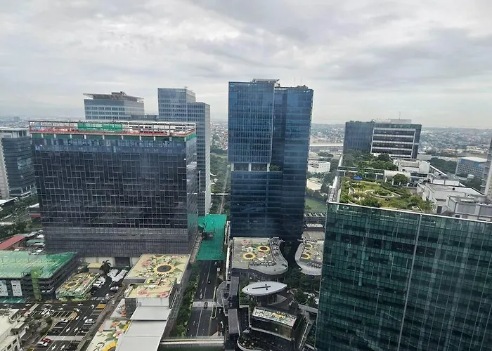 One Uptown Bgc Modern & Spacious, Great Location, 200mbps & Washer Apartment