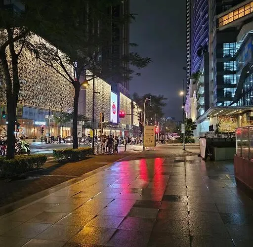 One Uptown Bgc Modern & Spacious, Great Location, 200mbps & Washer Apartment *